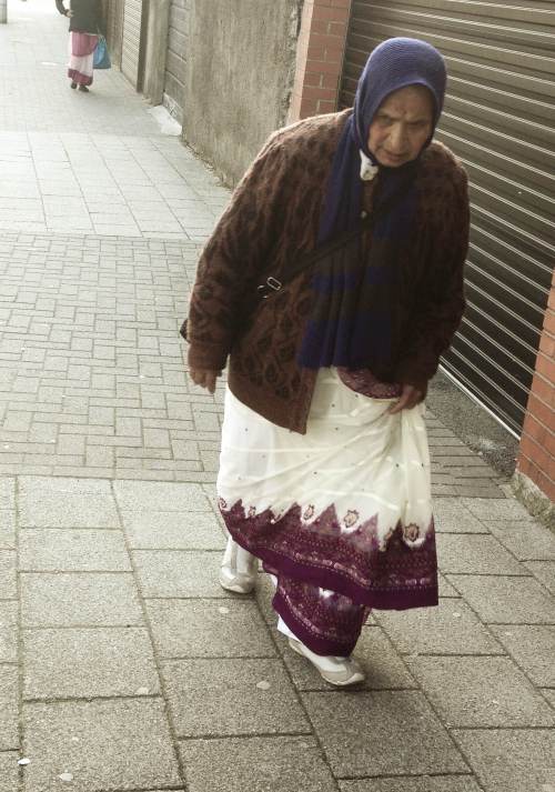 Trainers & scarff . Teiners & sgarff