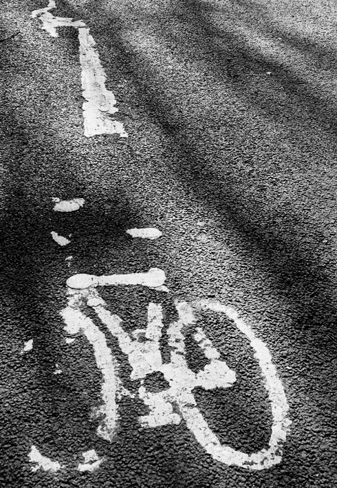 Cycle Lane? . Lon Seiclo? by Cardiff to the See