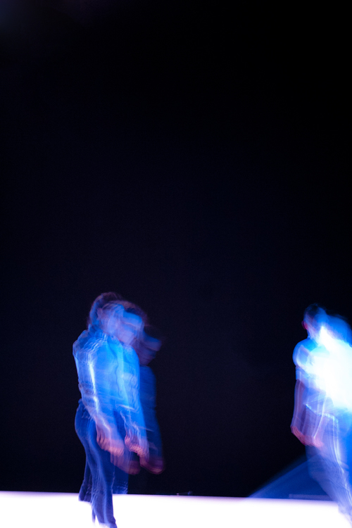 Dawns Ysbrydion gan Ani Saunders