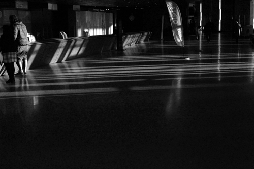 window-light-golau-ffenest-by-cardiff-to-the-see